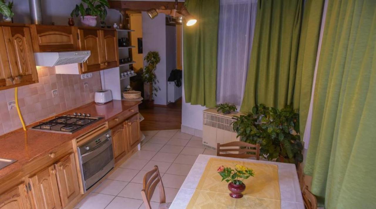 Erzsebet Vendeghaz Es Apartman Hajdúszoboszló Zewnętrze zdjęcie