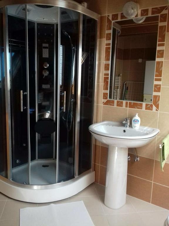 Erzsebet Vendeghaz Es Apartman Hajdúszoboszló Zewnętrze zdjęcie